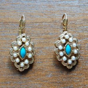 Earrings with pearls and turquoise